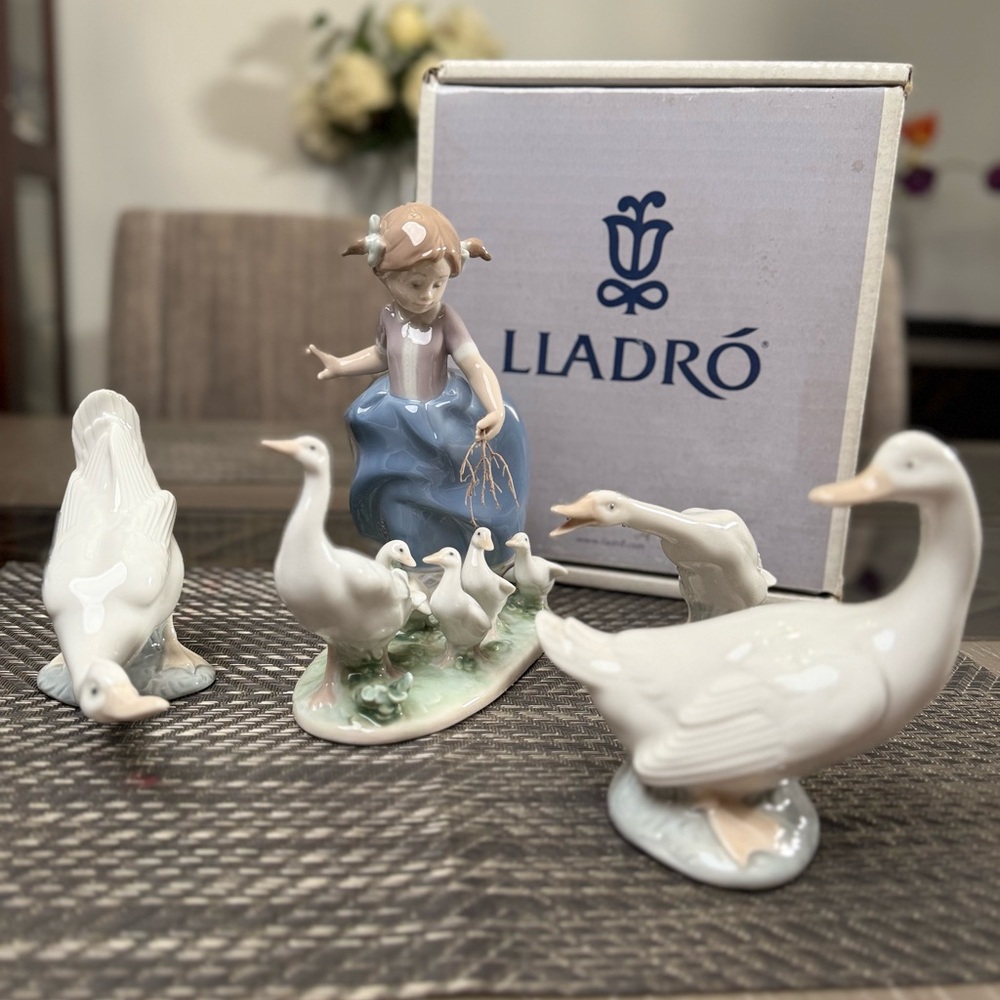 Lladro #5503 “Here They Come” Figurine + 3 NAO by Lladro Geese Set with Box